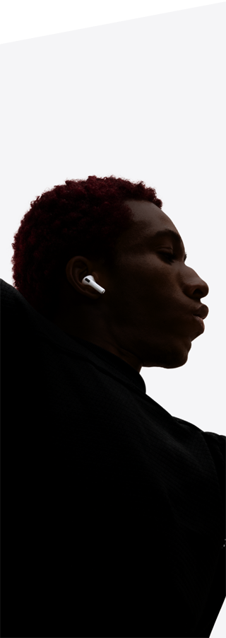 Una persona bailando con unos AirPods Pro 3