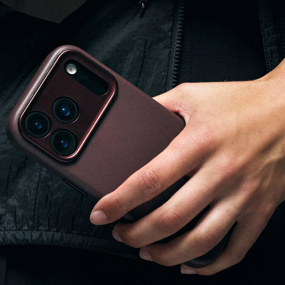 Funda Piel Marrón iPhone 17 Pro | Decoded