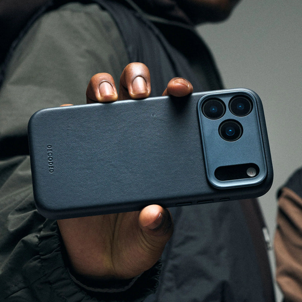 Funda Piel Azul iPhone 17 Pro | Decoded