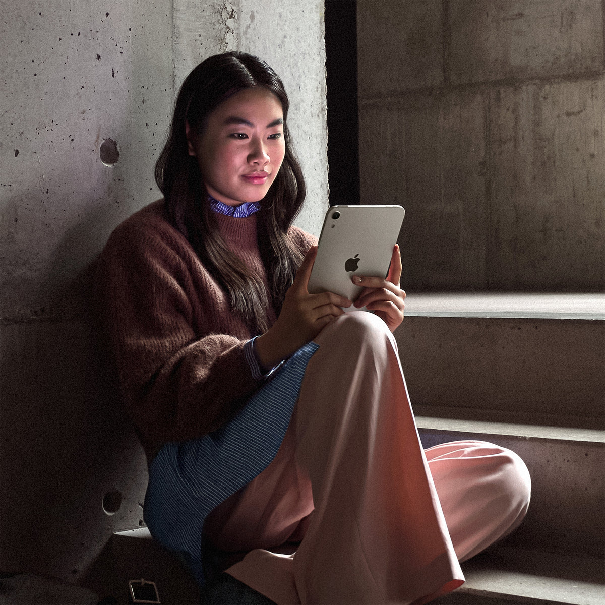 iPad_mini_A20_Pro_Wi-Fi_Midnight_PDP_Image_Position_9__es-ES