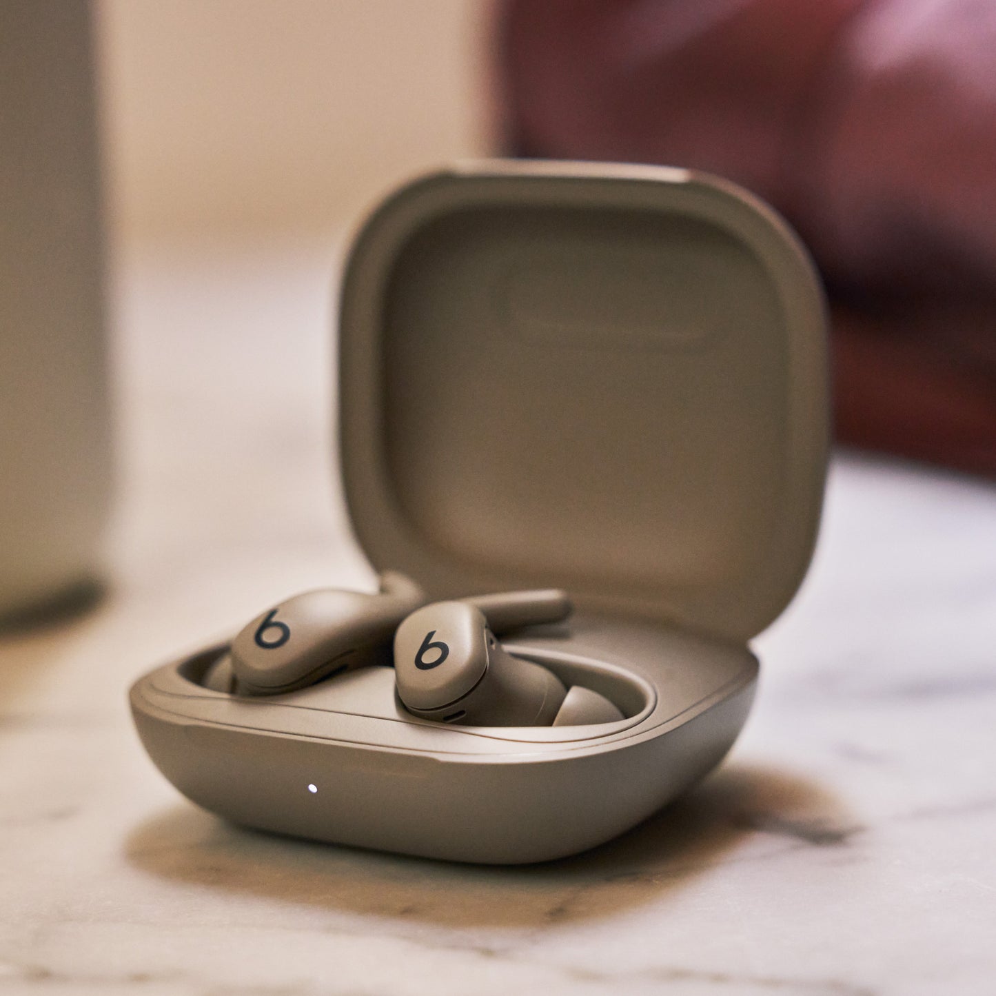 Powerbeats Fit Auriculares deportivos inalámbricos cancelación de ruido Gris grava | Beats