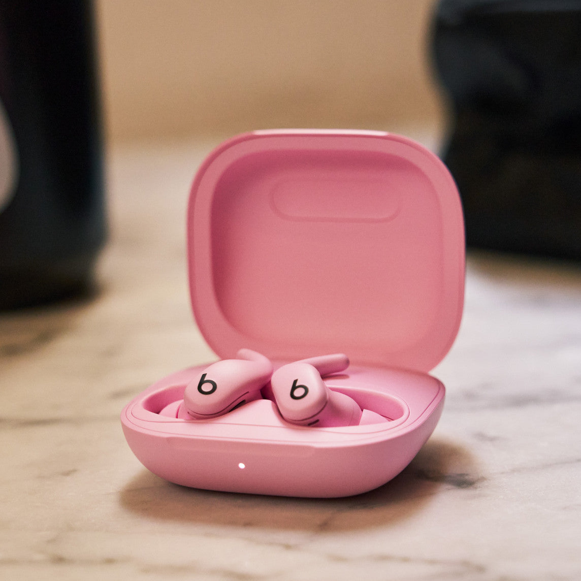 Powerbeats Fit Auriculares deportivos inalámbricos cancelación de ruido Rosa eléctrico | Beats
