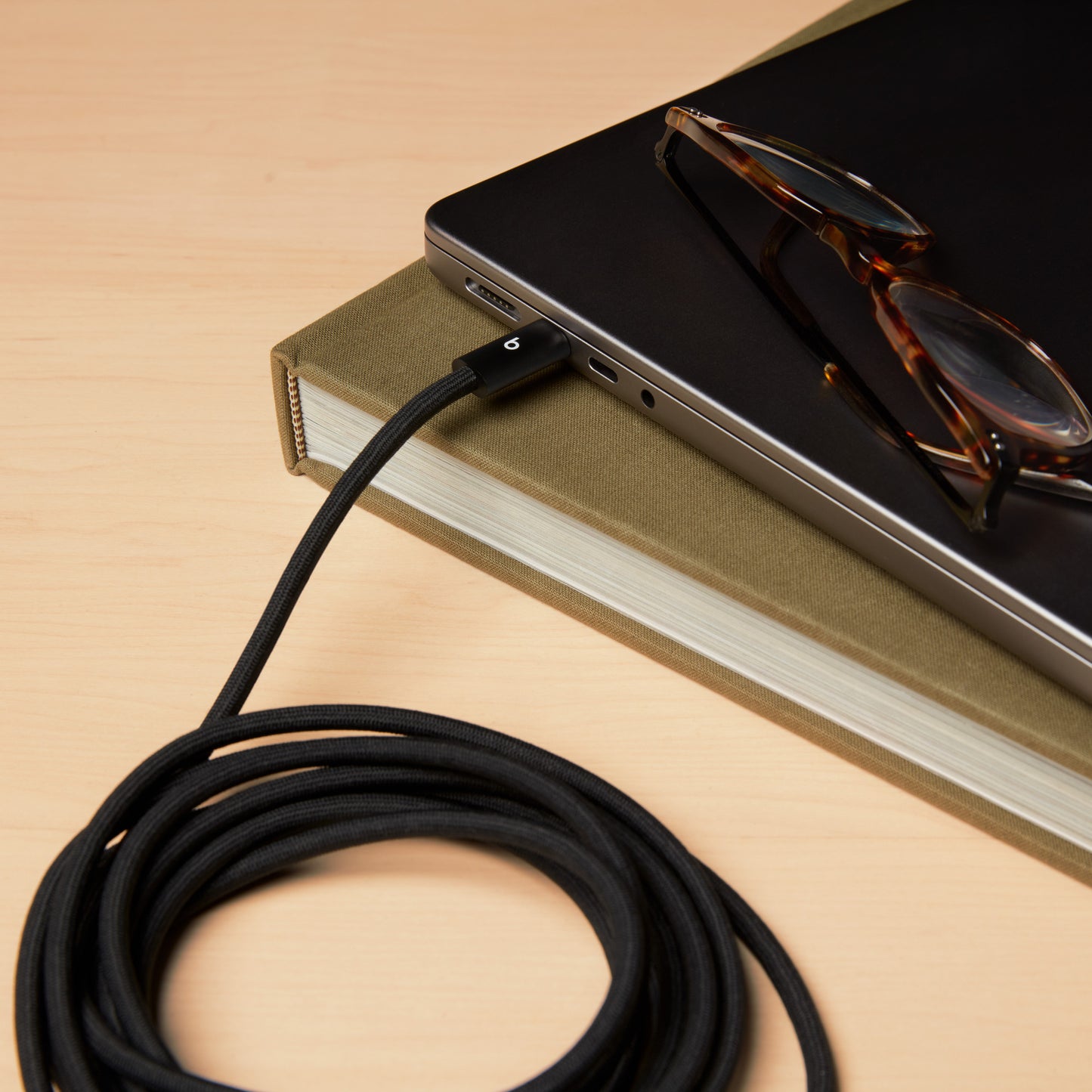 Cable trenzado USB-C a USB-C (3 m) 240W Negro carbón | Beats